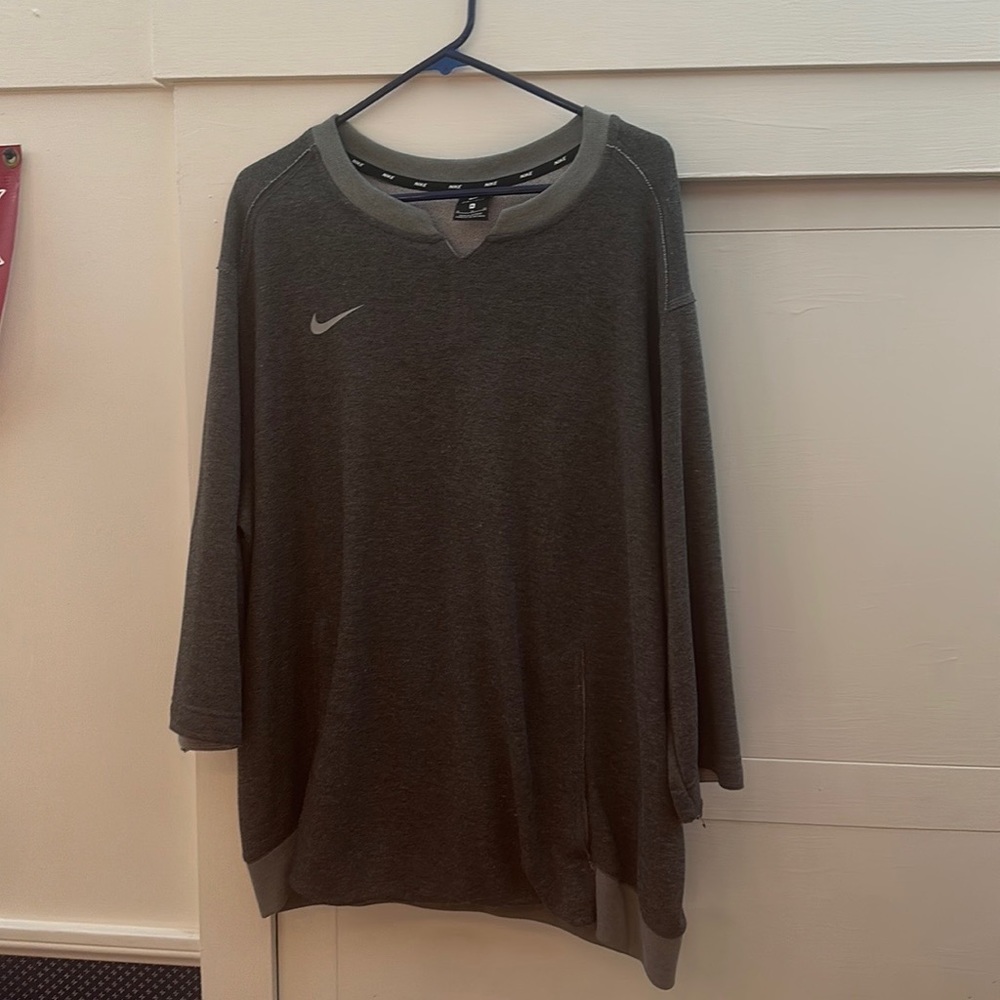 Grey 3/4 sleeve Nike dri-fit v neck pullover